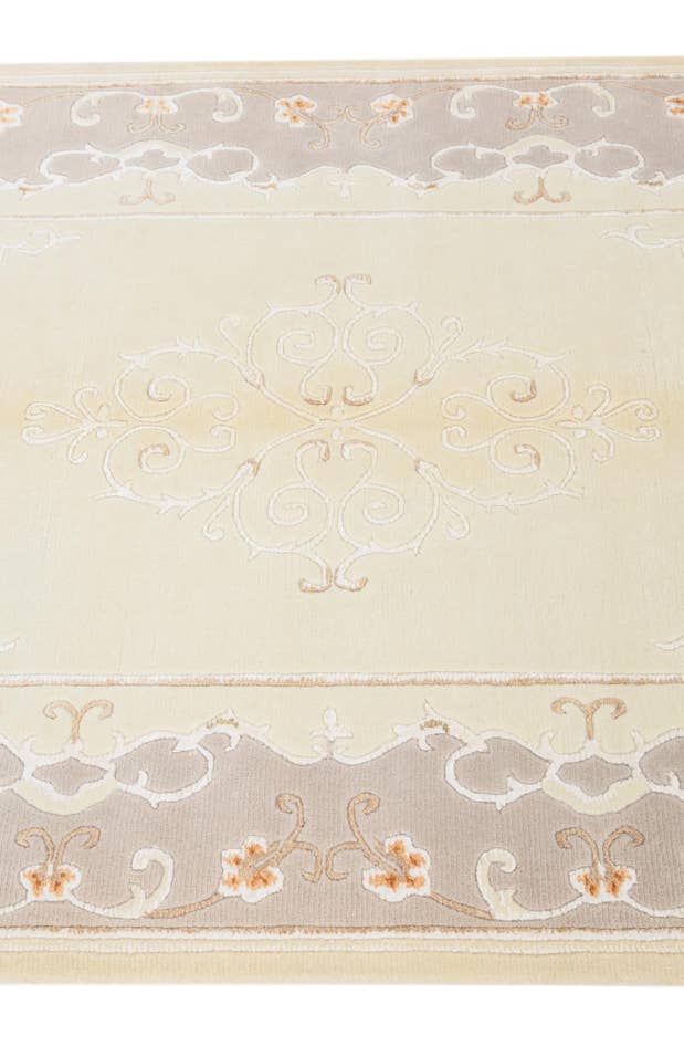 Detail image of 4' 1 x 6' Hand Knotted Darya Wool Rug