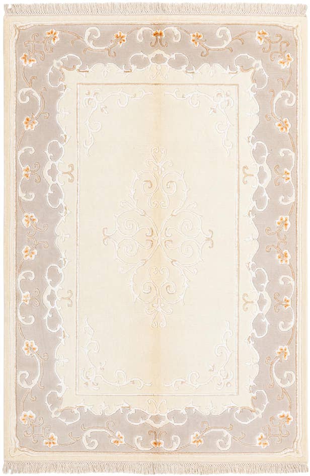 Detail image of 4' 1 x 6' Hand Knotted Darya Wool Rug