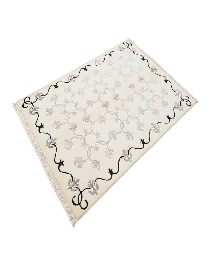 Detail image of 4' x 5' 11  Hand Knotted Darya Wool Rug