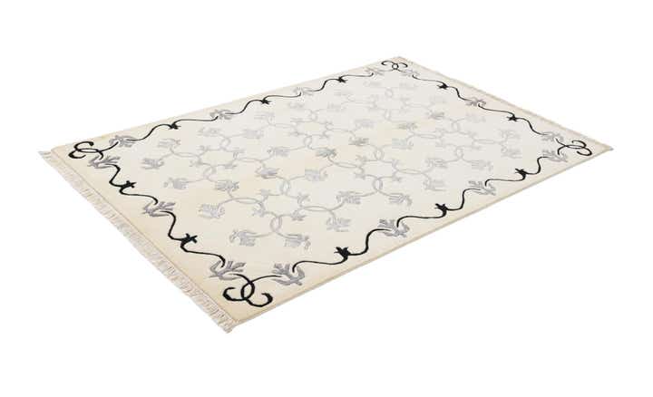 4' x 5' 11 Hand Knotted Darya Wool Rug