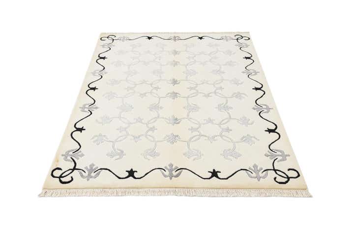 4' x 5' 11 Hand Knotted Darya Wool Rug