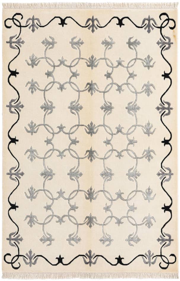 Detail image of 4' x 5' 11 Hand Knotted Darya Wool Rug