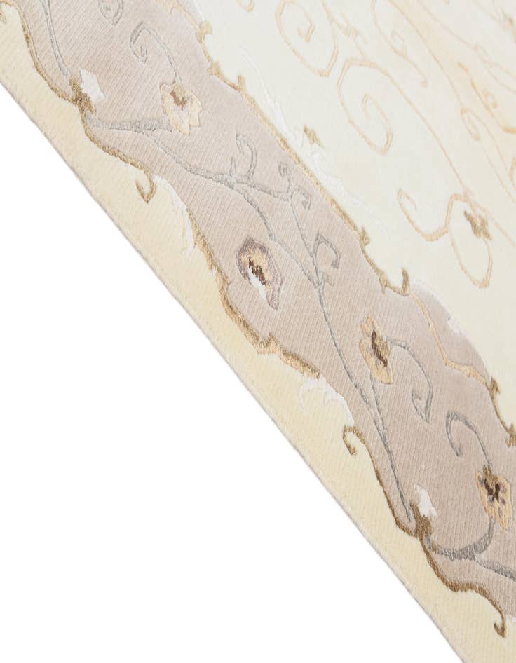 Detail image of 4' x 6' 1  Hand Knotted Darya Wool Rug