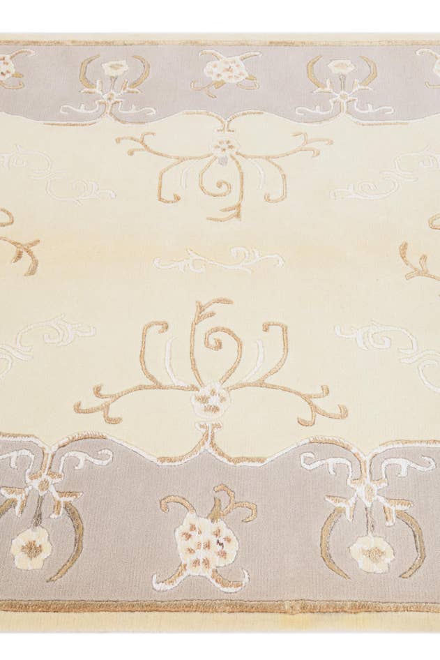 Detail image of 4' 2 x 5' 10 Hand Knotted Darya Wool Rug