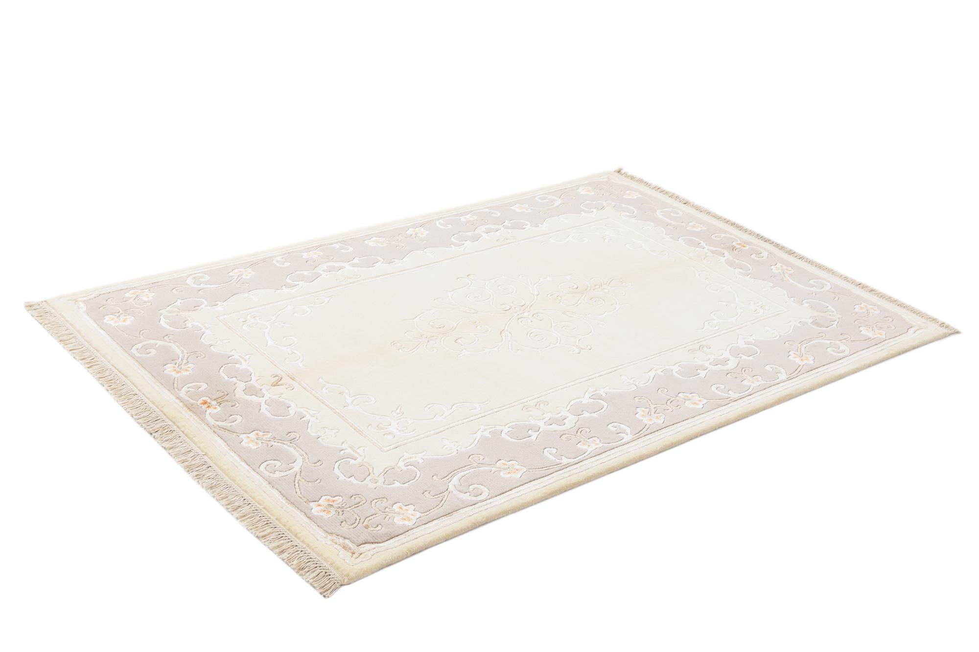 4' x 5' 10 Hand Knotted Darya Wool Rug