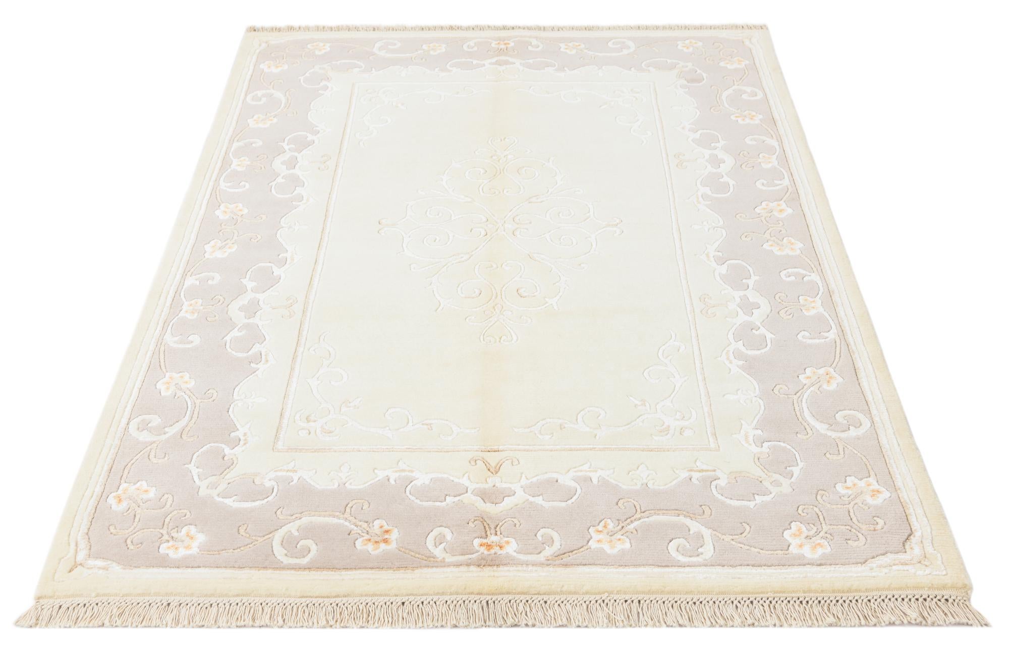 4' x 5' 10 Hand Knotted Darya Wool Rug