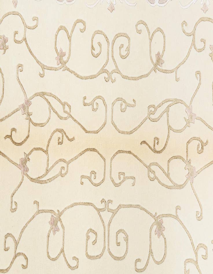 Detail image of 4' 2 x 5' 11  Hand Knotted Darya Wool Rug