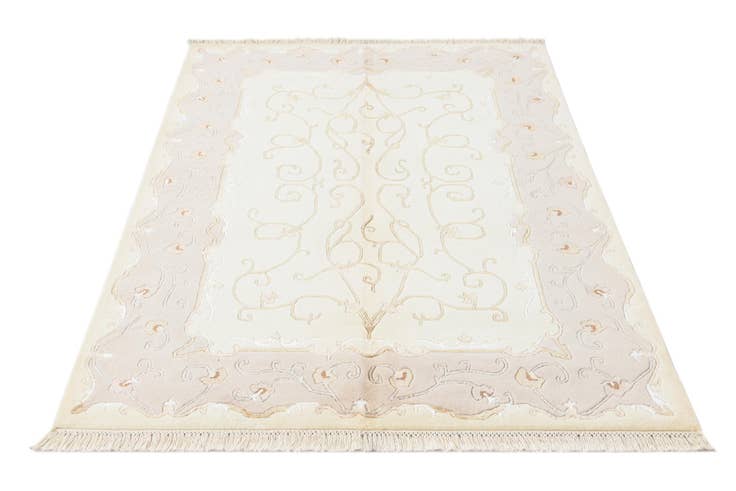 Detail image of 4' 1 x 5' 11 Hand Knotted Darya Wool Rug