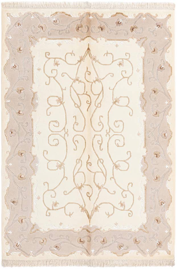 Detail image of 4' 1 x 5' 11 Hand Knotted Darya Wool Rug