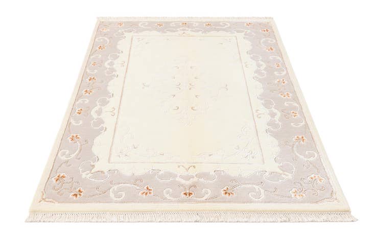 Detail image of 3' 11 x 5' 11 Hand Knotted Darya Wool Rug
