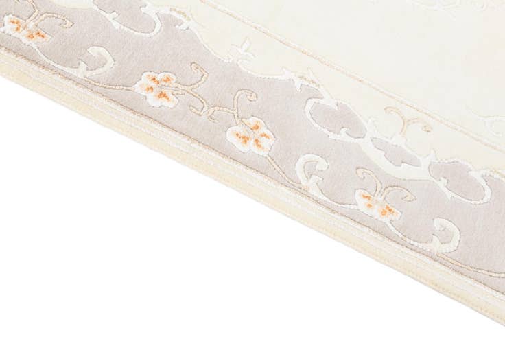 Detail image of 3' 11 x 5' 11 Hand Knotted Darya Wool Rug