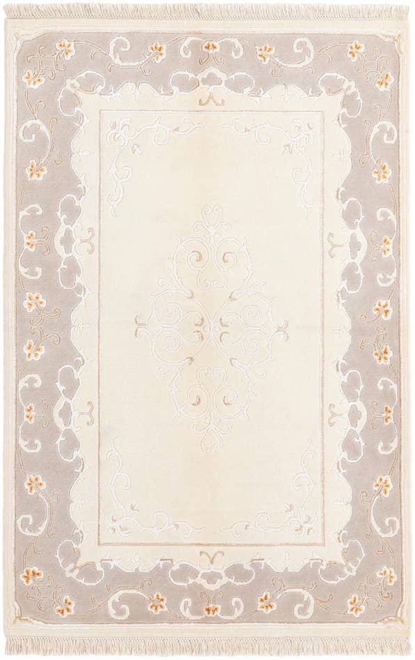 Detail image of 3' 11 x 5' 11 Hand Knotted Darya Wool Rug