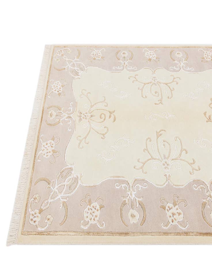 Detail image of 3' 11 x 5' 11  Hand Knotted Darya Wool Rug