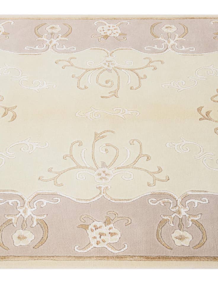 Detail image of 3' 11 x 5' 11  Hand Knotted Darya Wool Rug