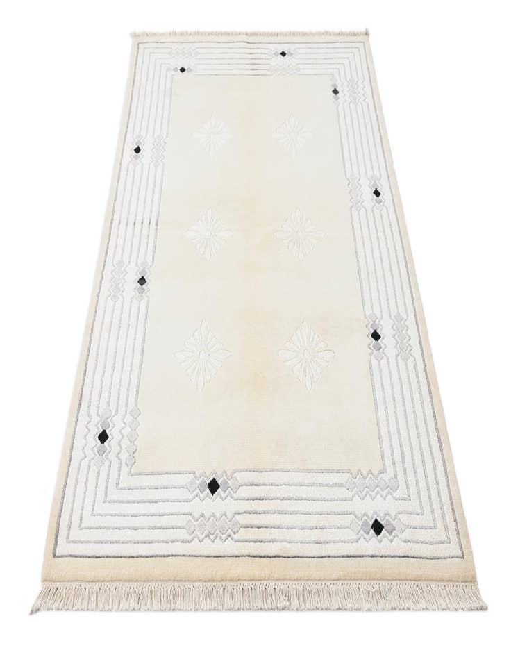 Detail image of 3' 11 x 5' 11 Hand Knotted Darya Wool Rug