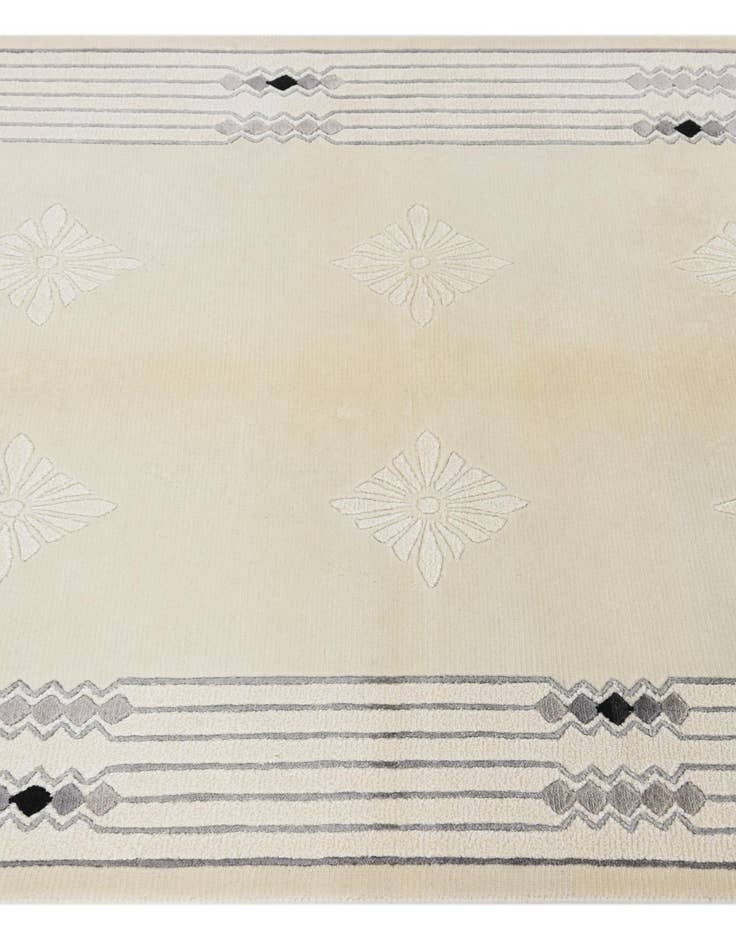 Detail image of 3' 11 x 5' 11 Hand Knotted Darya Wool Rug