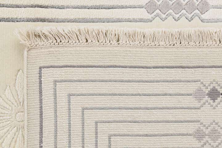 3' 11 x 5' 11 Hand Knotted Darya Wool Rug
