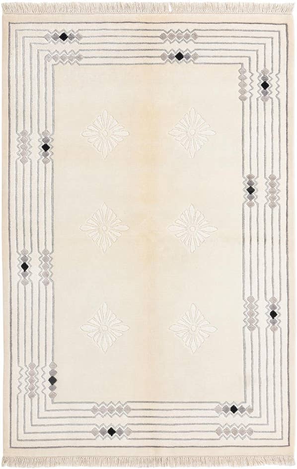 Detail image of 3' 11 x 5' 11 Hand Knotted Darya Wool Rug