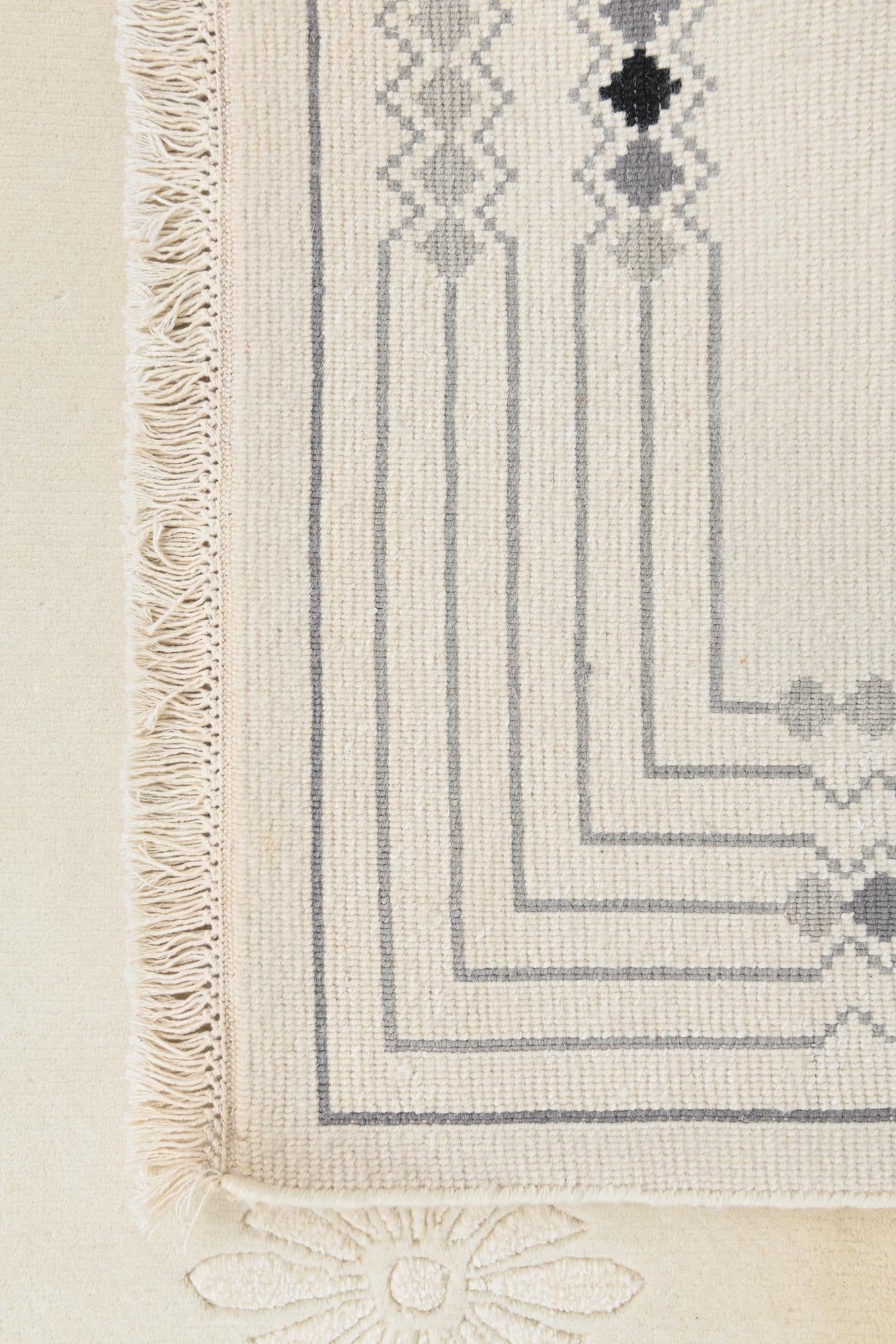 3' 11 x 6' 1 Hand Knotted Darya Wool Rug