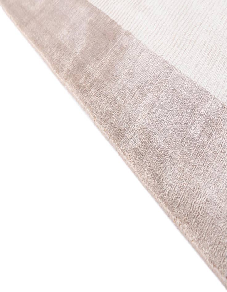 Detail image of 5' 7 x 8'  Hand Knotted Darya Wool Rug