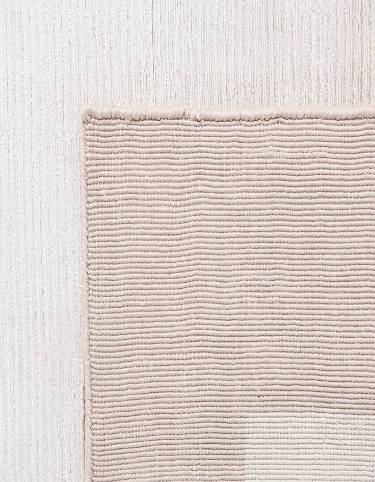 Detail image of 5' 7 x 8'  Hand Knotted Darya Wool Rug