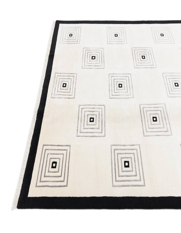 Detail image of 5' 6 x 7' 10  Hand Knotted Darya Wool Rug