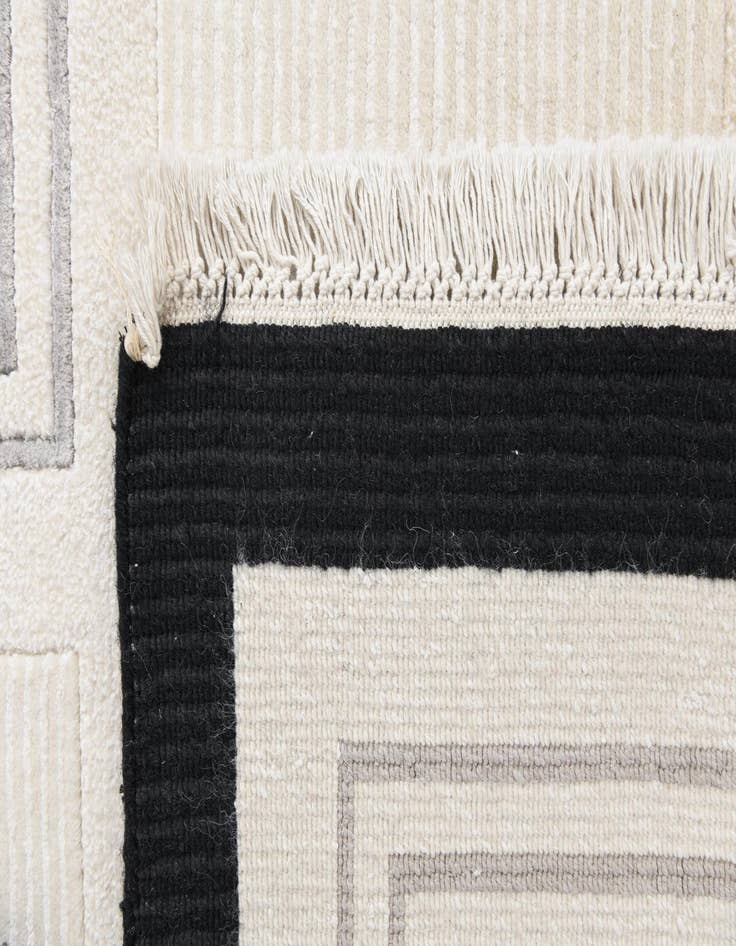 Detail image of 5' 6 x 7' 10  Hand Knotted Darya Wool Rug