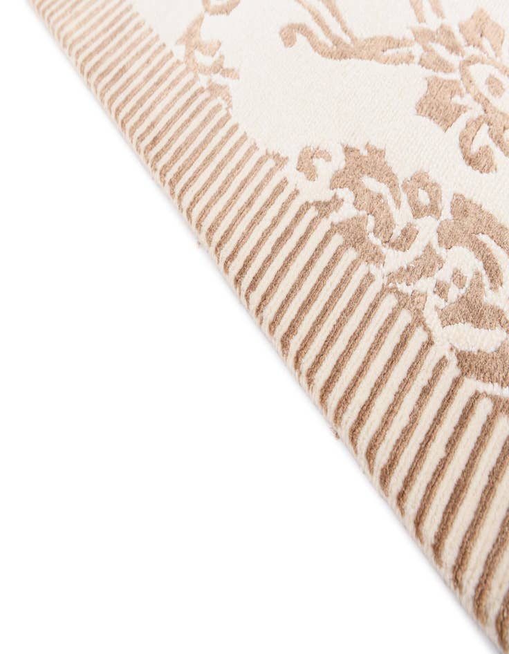 Detail image of 5' 9 x 8' 2  Hand Knotted Darya Wool Rug