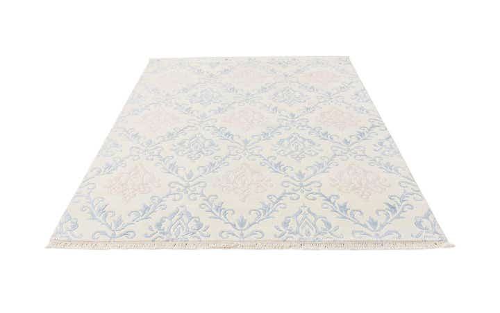 5' 7 x 7' 9 Hand Knotted Darya Wool Rug