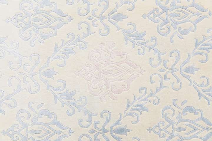 5' 7 x 7' 9 Hand Knotted Darya Wool Rug