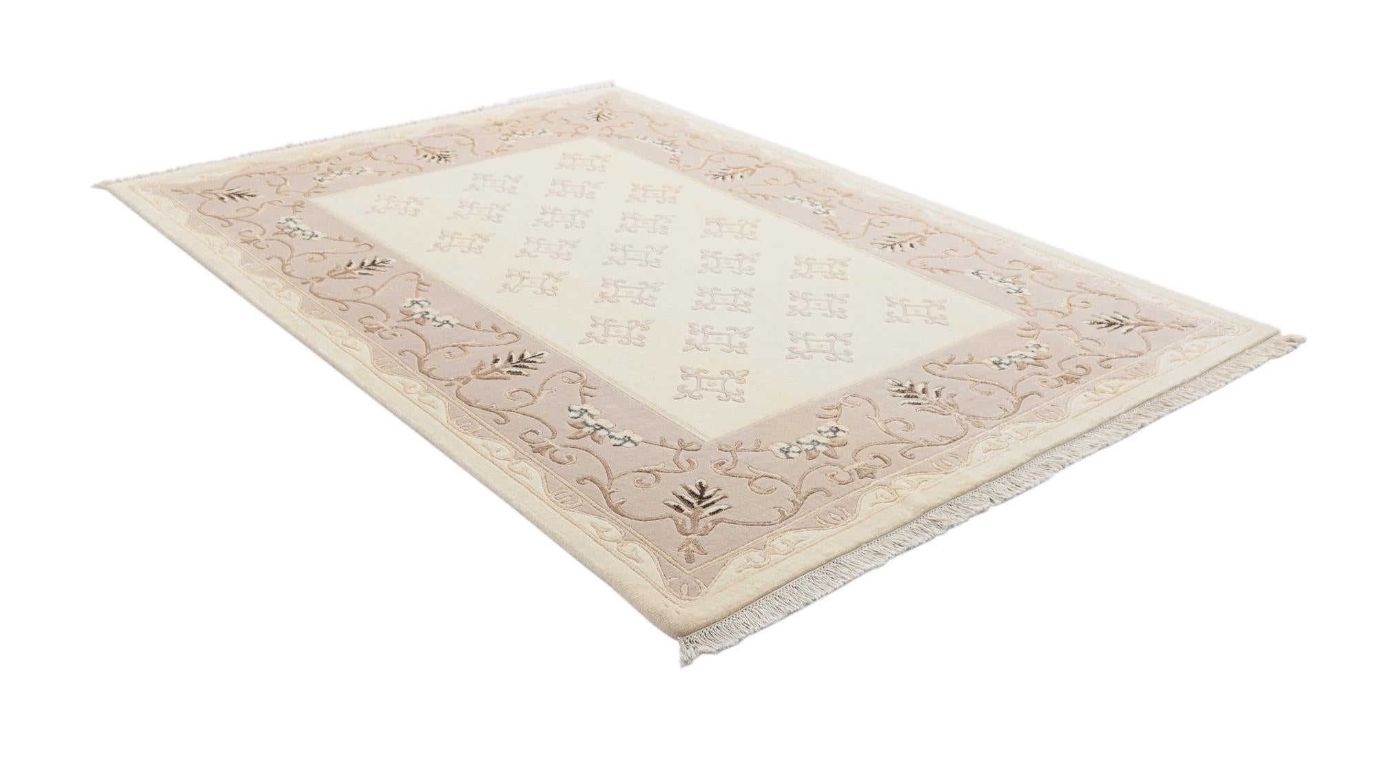 5' 7 x 8' Hand Knotted Darya Wool Rug