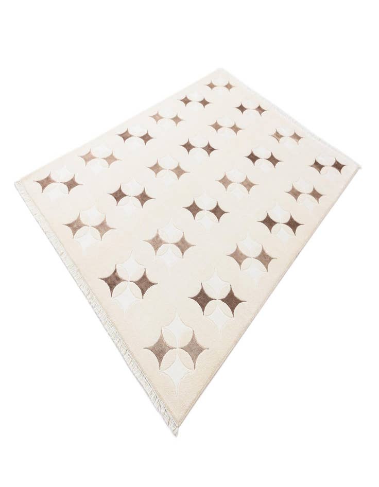 Detail image of 5' 5 x 8'  Hand Knotted Darya Wool Rug