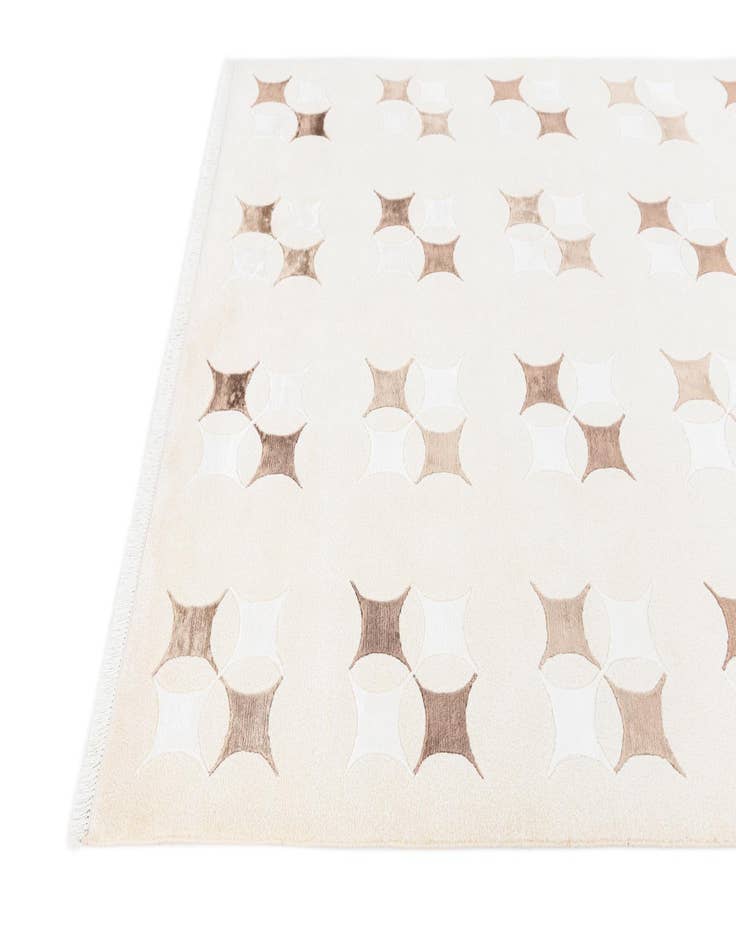 Detail image of 5' 5 x 8'  Hand Knotted Darya Wool Rug