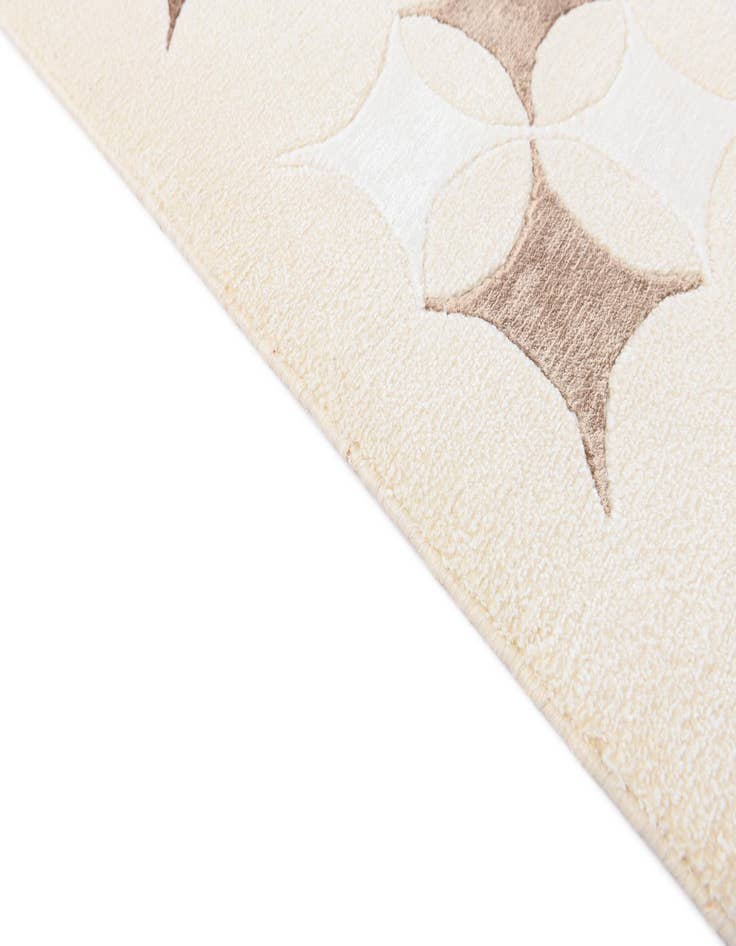 Detail image of 5' 5 x 8'  Hand Knotted Darya Wool Rug