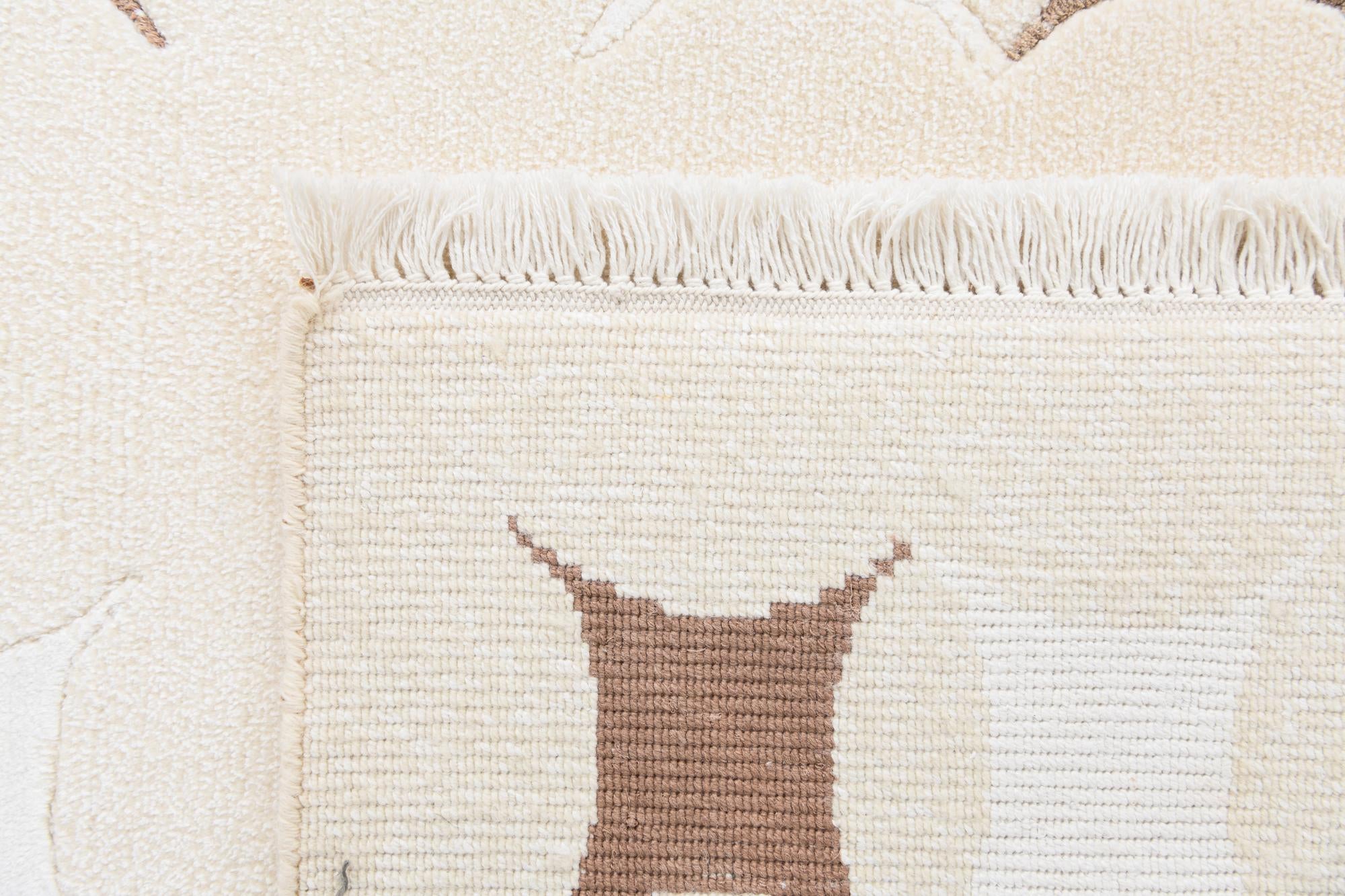 5' 5 x 8' Hand Knotted Darya Wool Rug