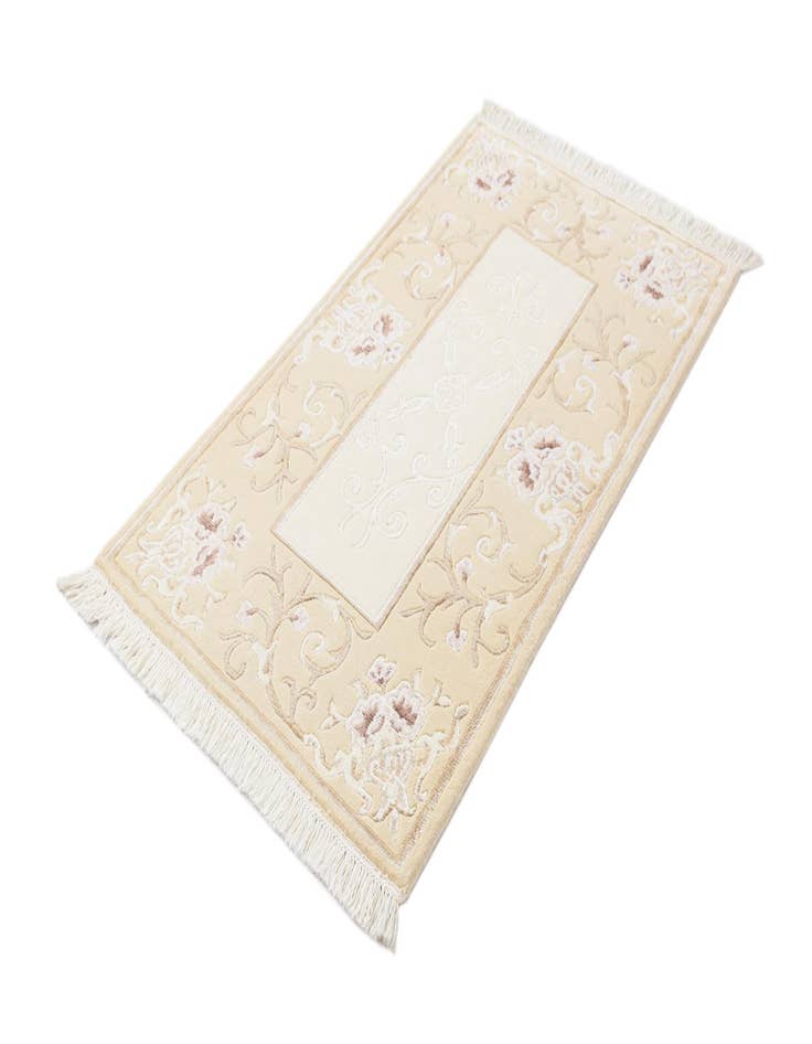 Detail image of 2' 9 x 5'  Hand Knotted Darya Wool Rug