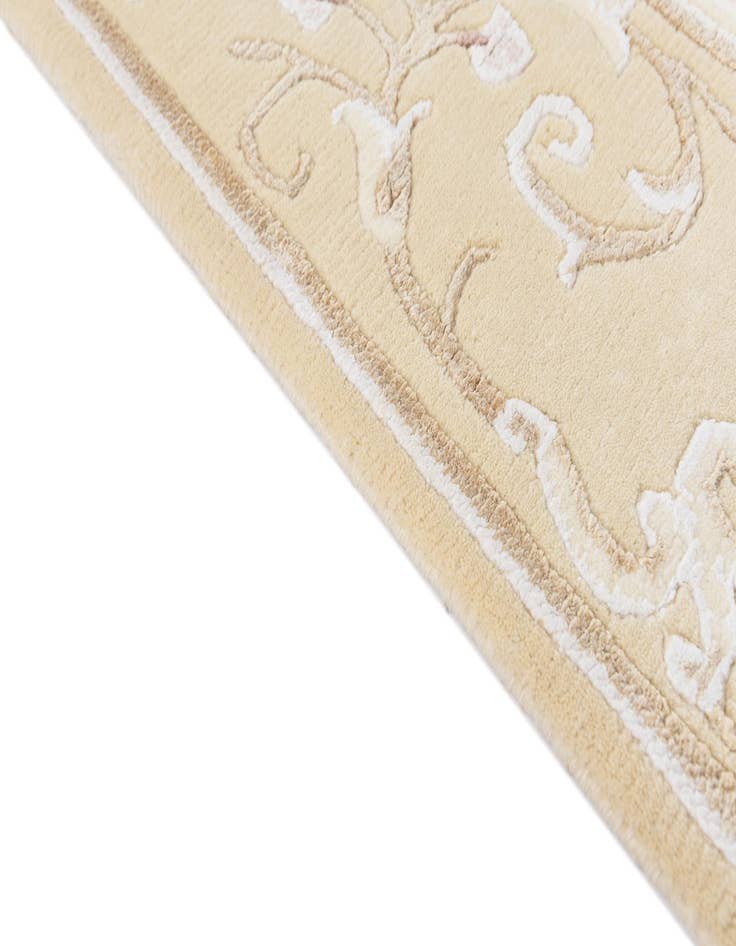 Detail image of 2' 9 x 5'  Hand Knotted Darya Wool Rug