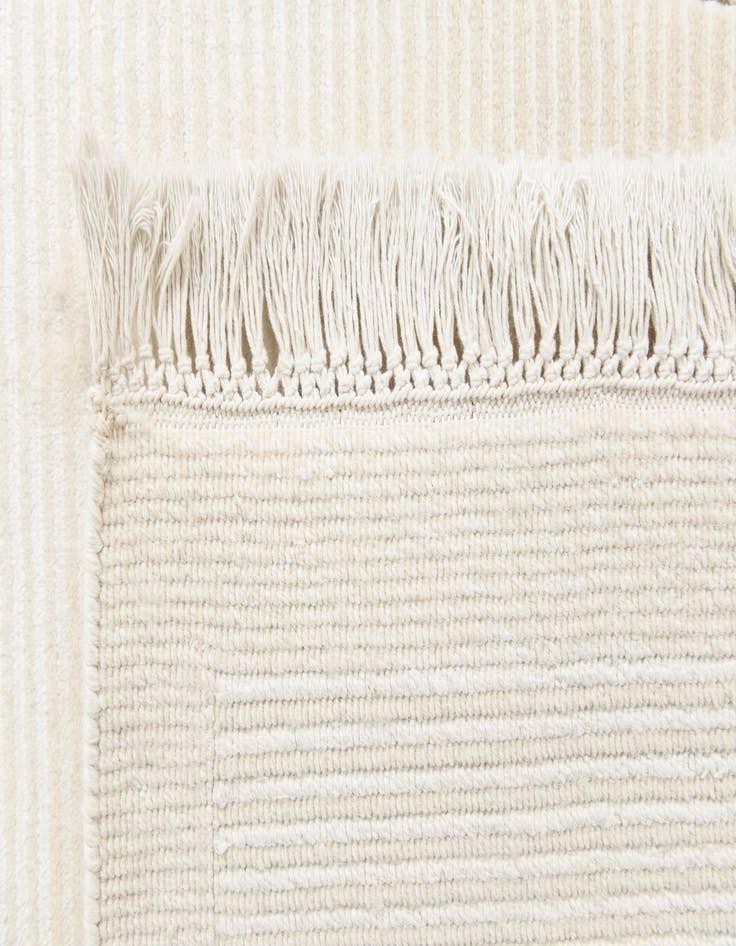 Detail image of 5' 6 x 7' 10  Hand Knotted Darya Wool Rug