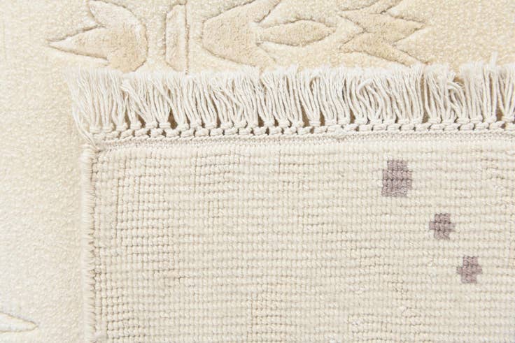 Detail image of 5' 6 x 8' Hand Knotted Darya Wool Rug