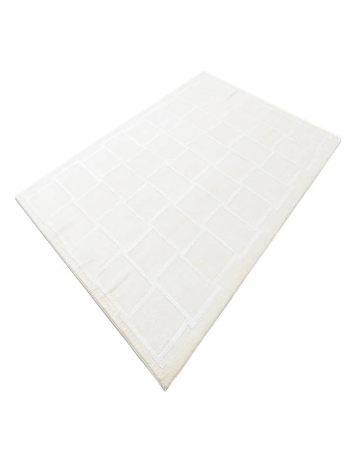 Detail image of 5' 9 x 8'  Hand Knotted Darya Wool Rug