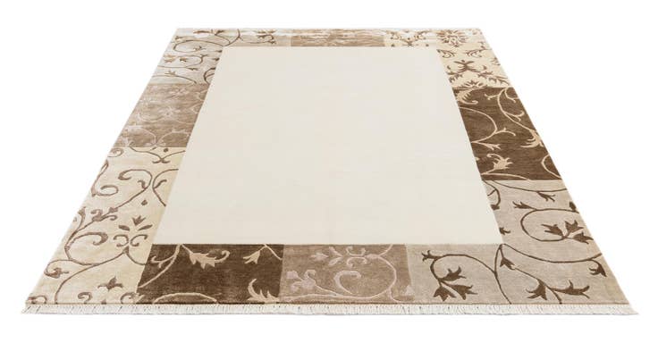 Detail image of 5' 7 x 7' 10 Hand Knotted Darya Wool Rug