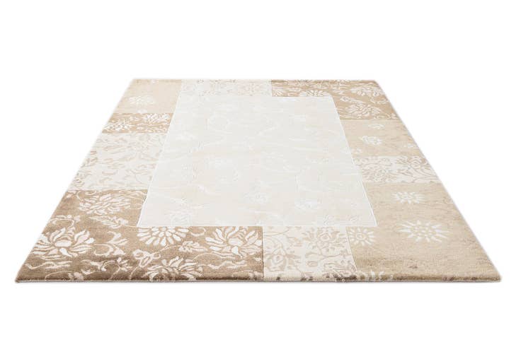 Detail image of 5' 10 x 8' Darya Rug