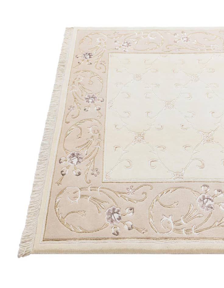 Detail image of 5' 7 x 8' Hand Knotted Darya Wool Rug