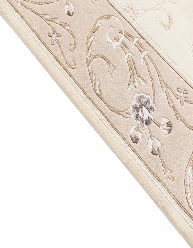 Detail image of 5' 7 x 8' Hand Knotted Darya Wool Rug