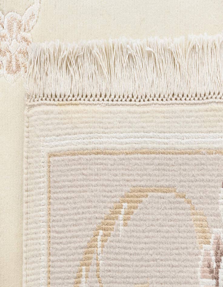 Detail image of 5' 7 x 8' Hand Knotted Darya Wool Rug