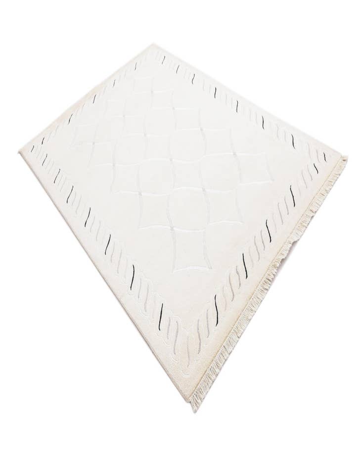 Detail image of 5' 5 x 7' 10 Darya Rug