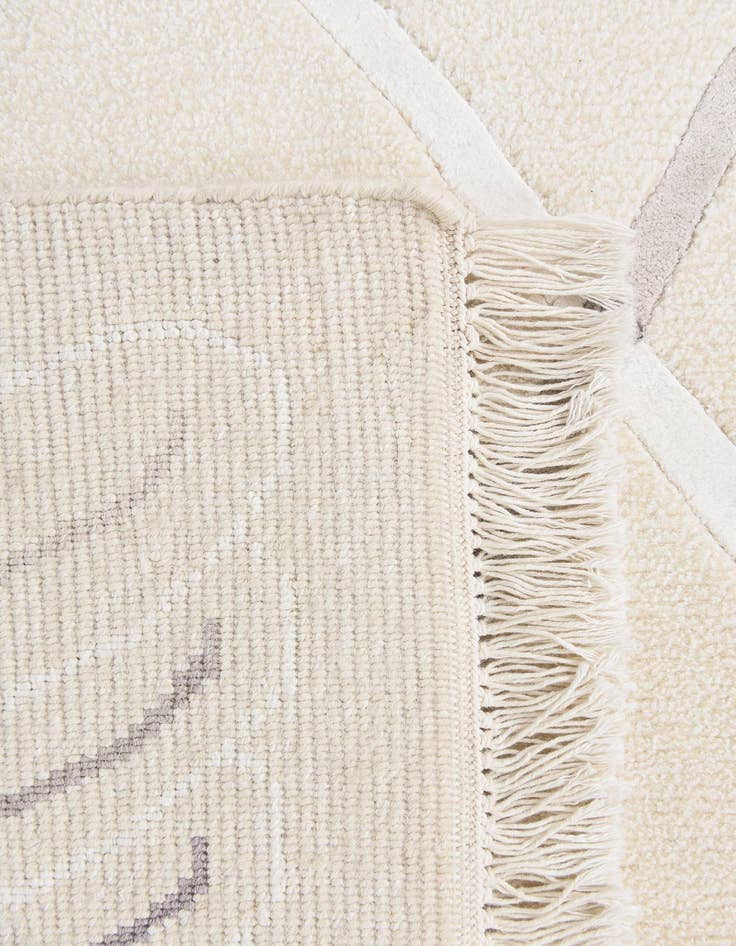 Detail image of 5' 5 x 7' 10 Darya Rug