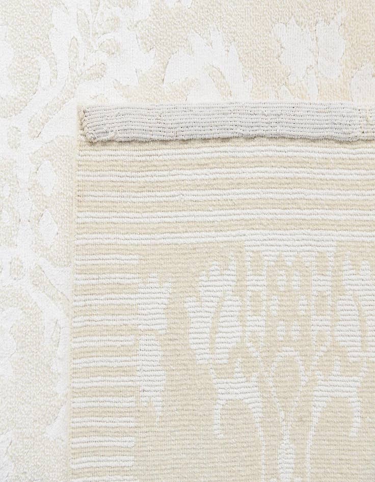 Detail image of 5' 8 x 8' Darya Rug