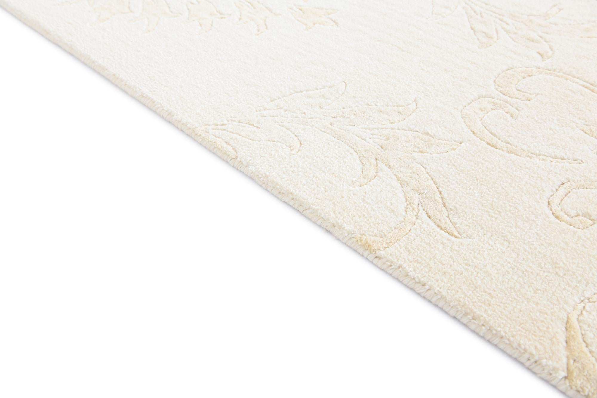 5' 7 x 7' 9 Hand Knotted Darya Wool Rug