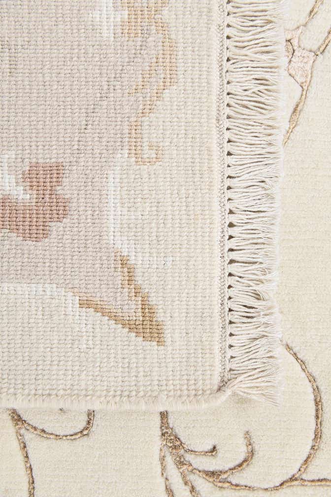 4' 11 x 6' 9 Darya Rug
